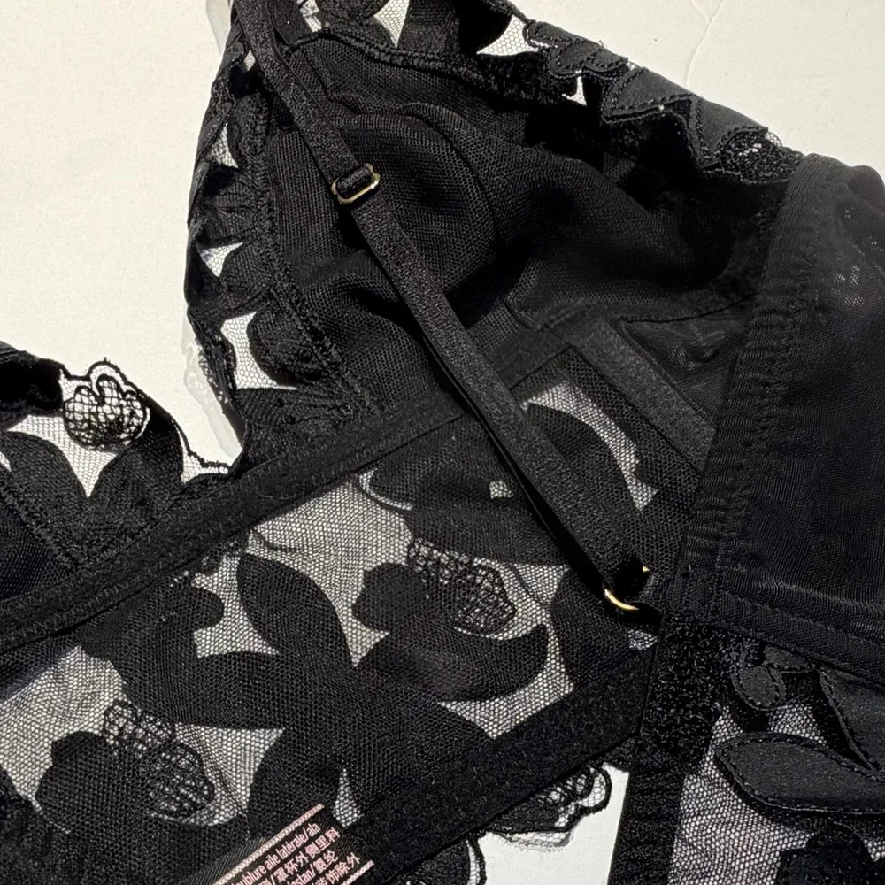 Victoria’s Secret Unlined Black Silky Satin Lace‎ Bralette Bustier Bra Top Sz L